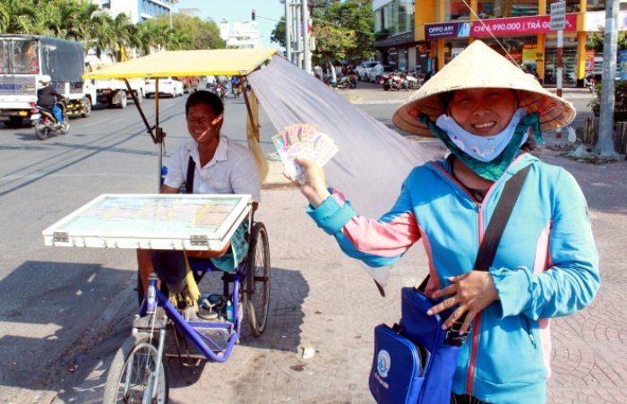 Một số câu rao – câu thơ bán vé số hay