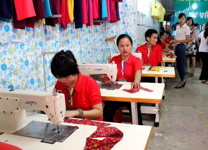 Nghề may cũng giống như nghề làm tăm nhưng đòi hỏi sự khéo léo