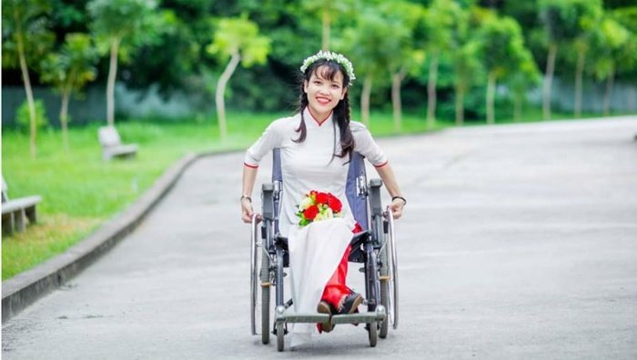 Mộng thấy người tàn tật đang cười với mình